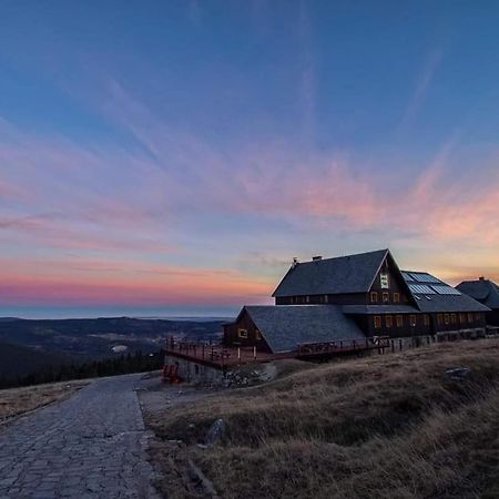 Schronisko Pttk Hala Szrenicka Vandrarhem Szklarska Poręba Exteriör bild